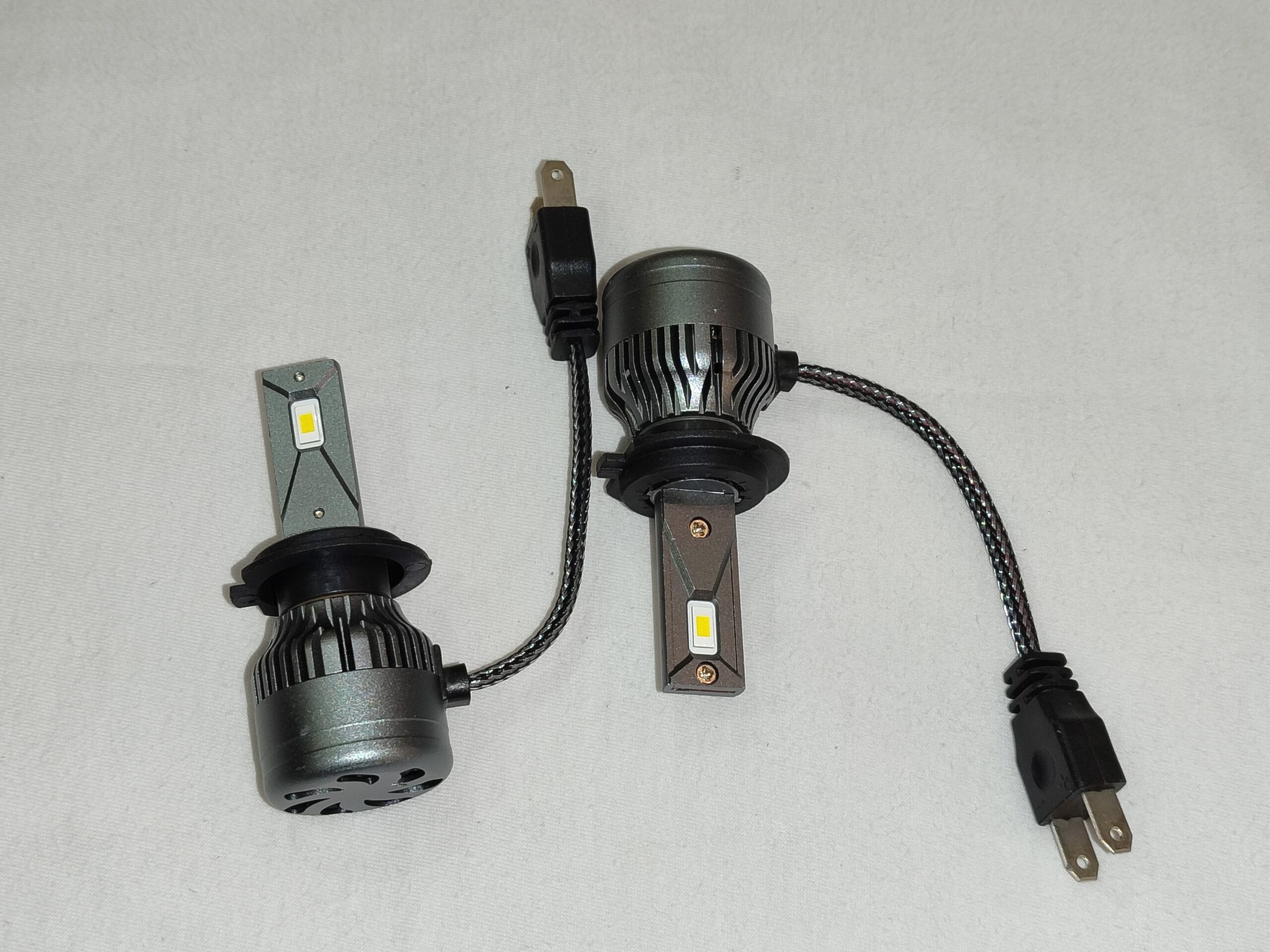 لامپ هدلایت خودرو با گارانتی 4 ماهه پایه H7 وات 60 واقعی مدل V13